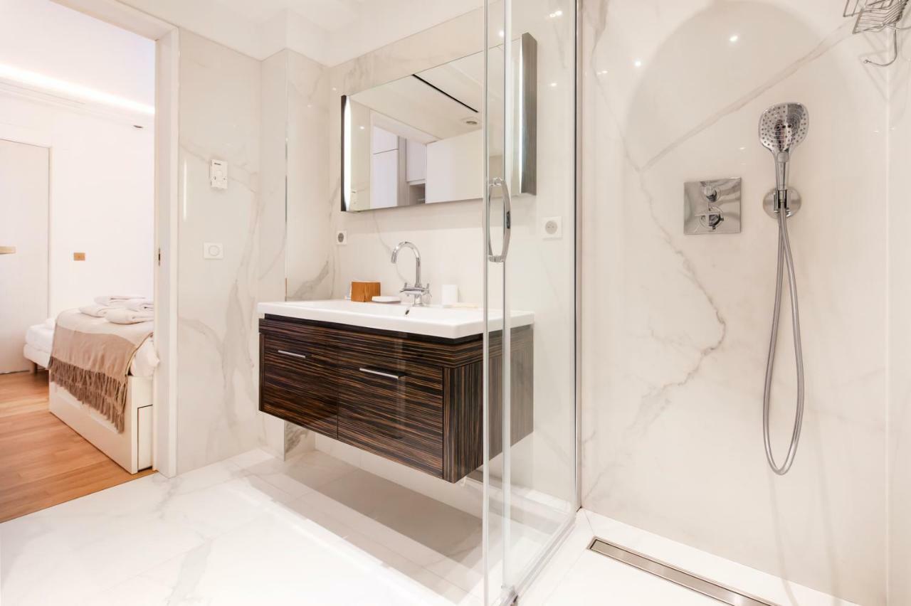 Luxury Montaigne Apartment باريس المظهر الخارجي الصورة