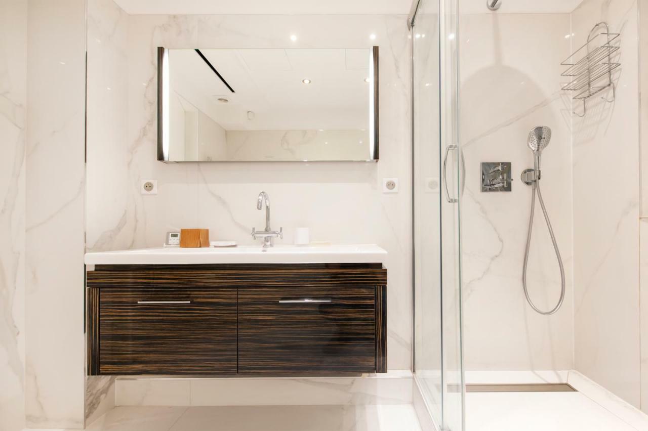 Luxury Montaigne Apartment باريس المظهر الخارجي الصورة